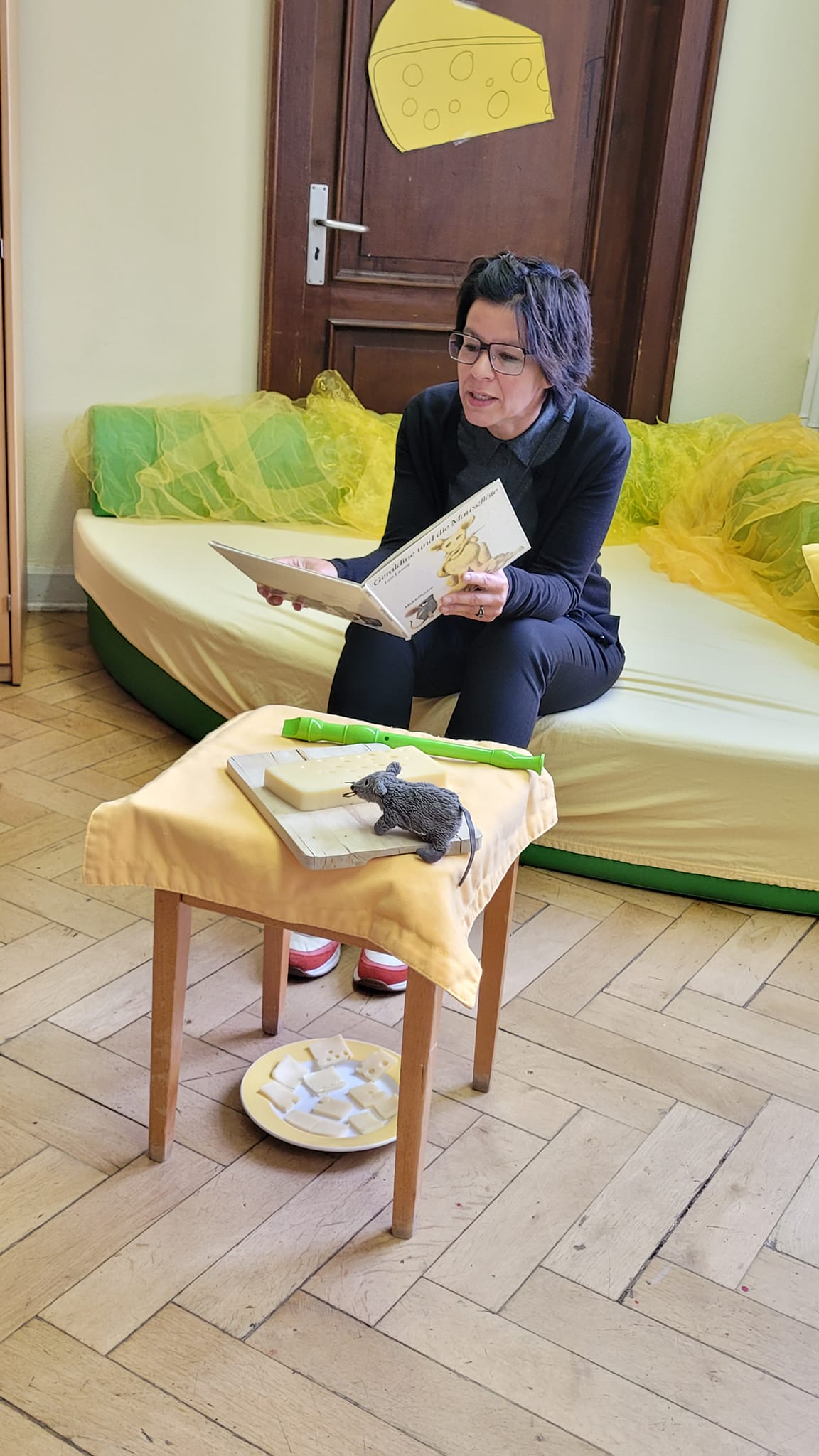 Angelique%20Gro%C3%9F%20beim%20Vorlesen Angelique%20Gro%C3%9F%20beim%20Vorlesen